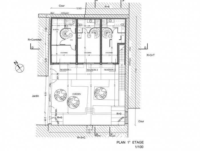 Trois maisons de ville, duplex et studio : plan 1 tage